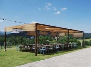 pergola de canizo para boda millenial