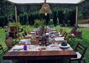mesa banquete para boda millenial